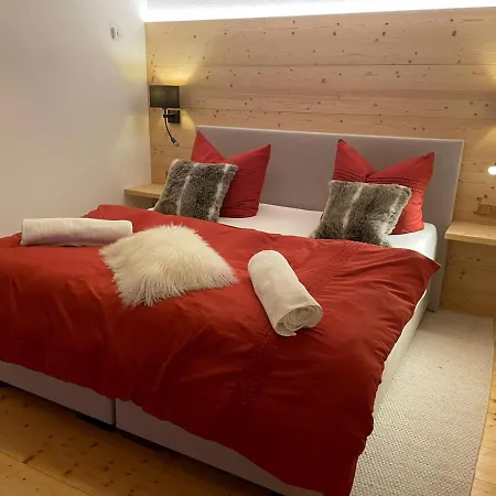Haus Diel - Premium Apartments Mit Kueche Pettneu am Arlberg Exterior photo